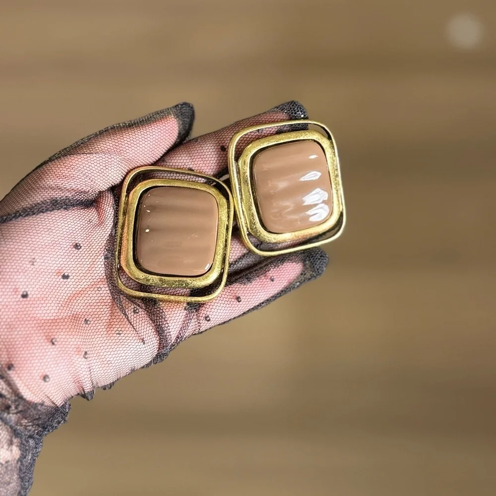 ✨ Bold Square Statement Earrings – Gold & Brown Retro Style